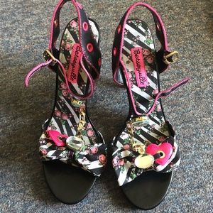 Betseyville heels